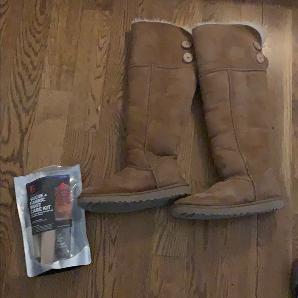 Above the knee Uggs and cleaning kit